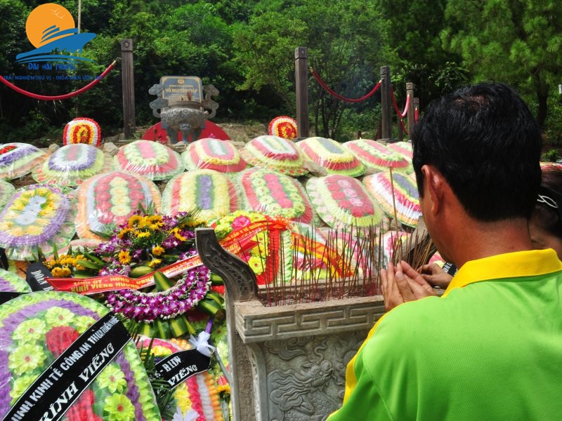 Thap nhang mo dai tuong VNG