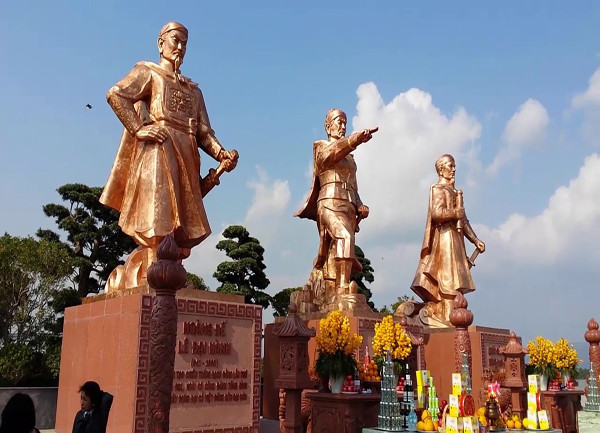 HÀ NỘI – BẠCH ĐẰNG GIANG – CHÙA BA VÀNG – HÀ NỘI
