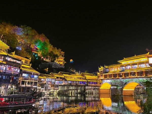 HÀ NỘI – TRƯƠNG GIA GIỚI – PHƯỢNG HOÀNG CỔ TRẤN – HÀ NỘI